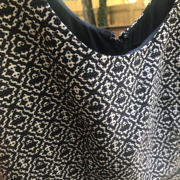 Never worn Size 6 Petite The Limited Dress. - Picture 2 of 4